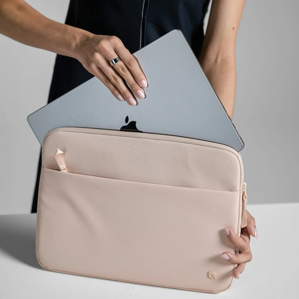 Incase A.R.C. Sleeve for 14-inch Laptop